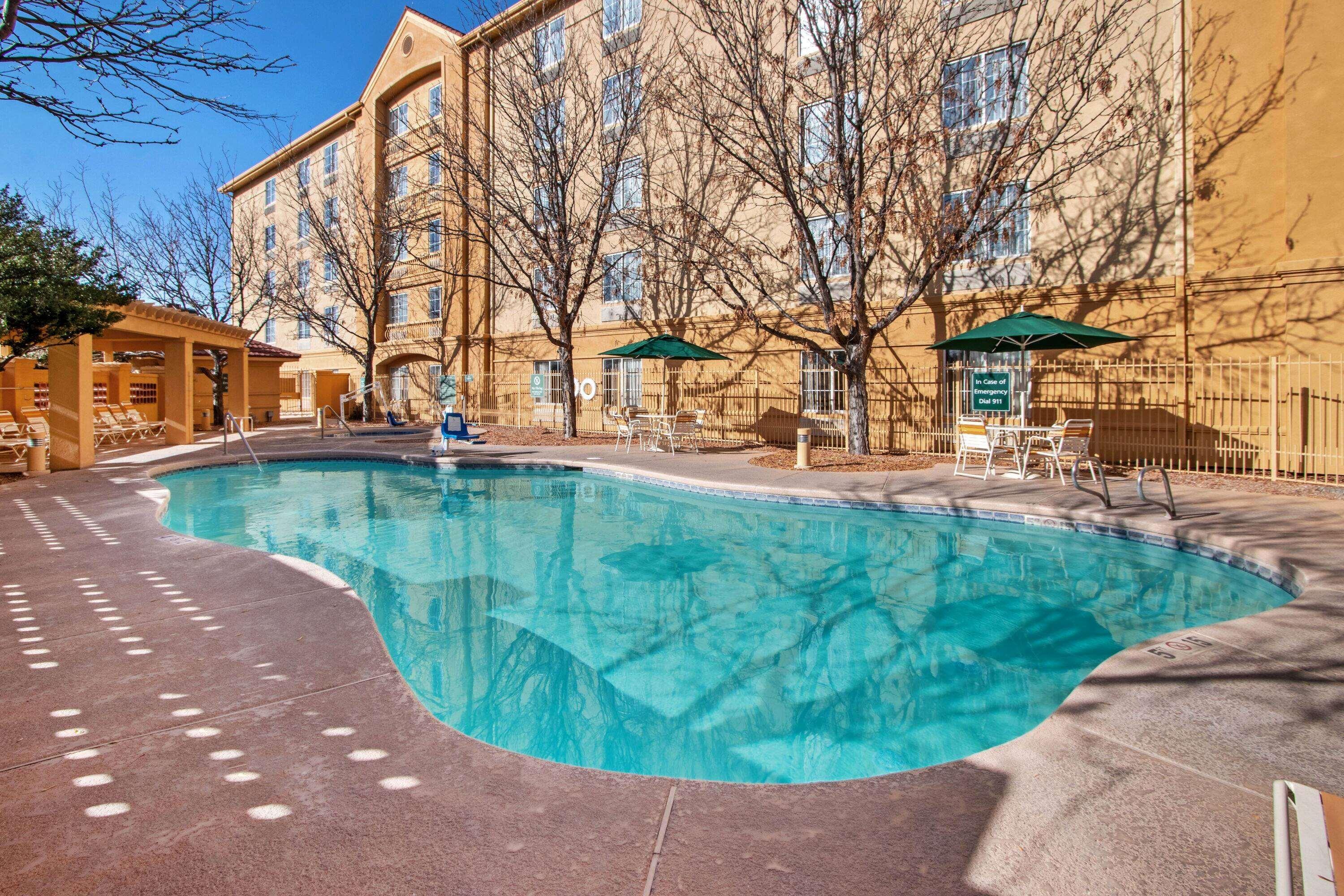 La Quinta By Wyndham Albuquerque West Hotel Exterior photo